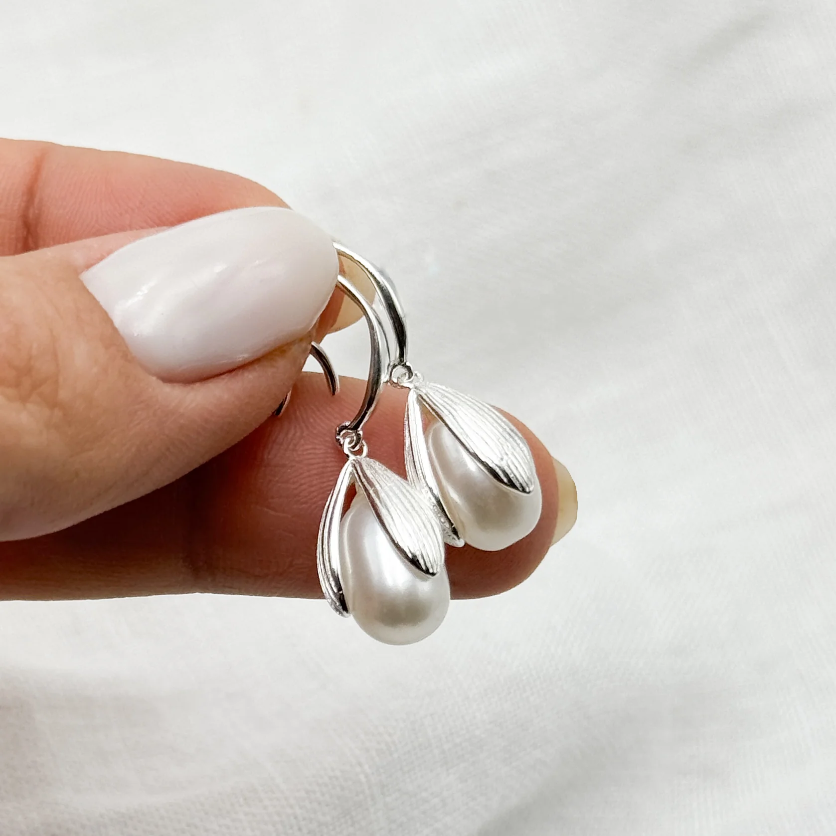 Aros colgantes flor perlas - Image 3